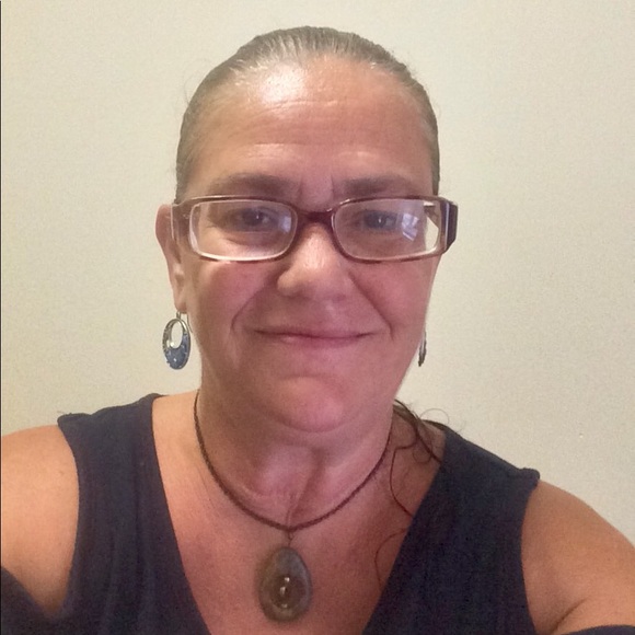 Meet your Posher, Sheila - Picture 1 of 1